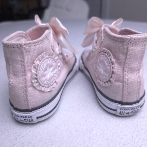 Converse Chuck Taylor Ruffle & Bow All Star Easy-On High Top Sneaker Baby Size 6 - Picture 2 of 8